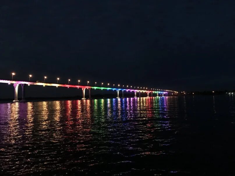 Танцующий мост. Волга река в волгограде ночью. волга ночью волгоград. танцующий мост в волгограде. ночная набережная реки волги.