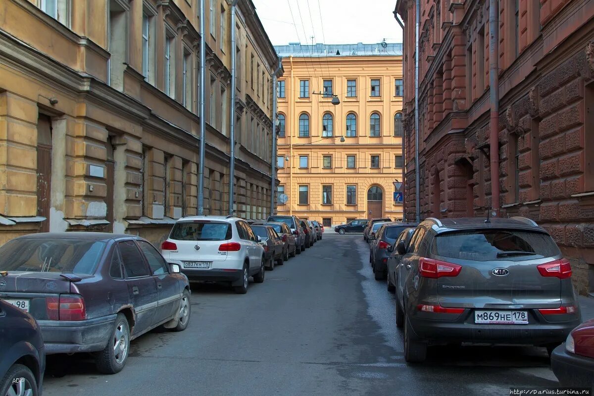 Набережная реки фонтанки 52 гостиница аркада. Туристы в санкт-петербурге. Питер летом. После 3 санкт петербург. Улица мира 3 санкт-петербург.