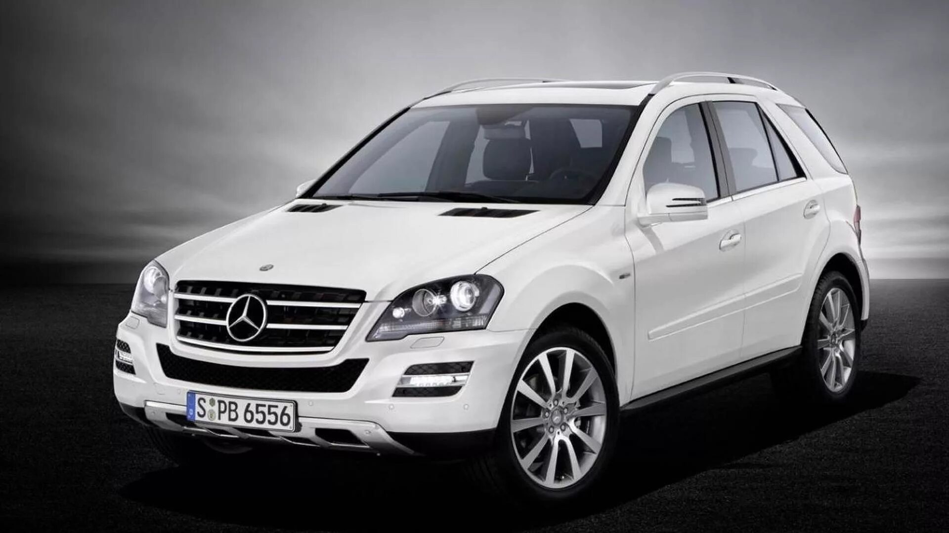 Купить мерседес мл в москве. Мерседес мл 350. Mercedes-Benz ml 350 2011. Мерседес ml350 w164. Mercedes ml 350 164.