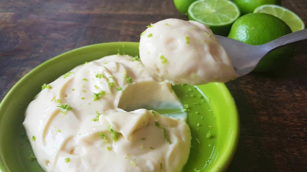 Пудинг шоколадный мусс. Мусс. Де мусс. Клубнично-сливочный мусс. Le mousse скраб.