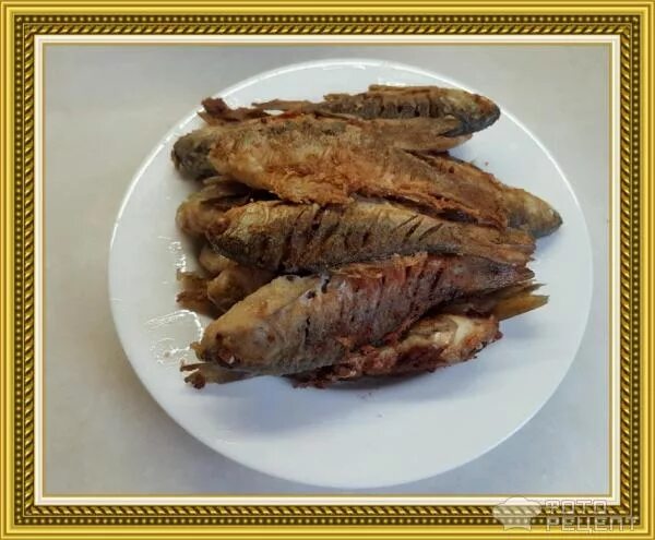 Рецепт жареных карасей с фото. Рецепт жареных карасей с фото. Рецепт жареных карасей с фото. Как пожарить карася. Тилапия жареная.