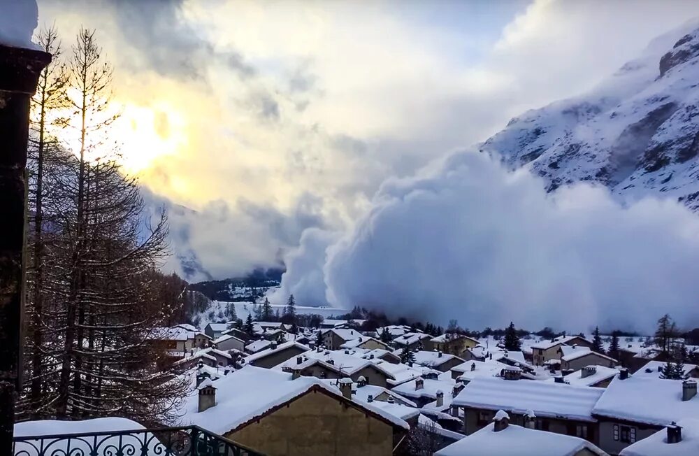 Просто лавина. Просто лавина. Просто лавина. Лавина гора отдельная норильск. Лавины альпы кавказ алтай.