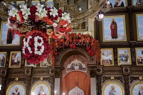 Украшение храма на пасху