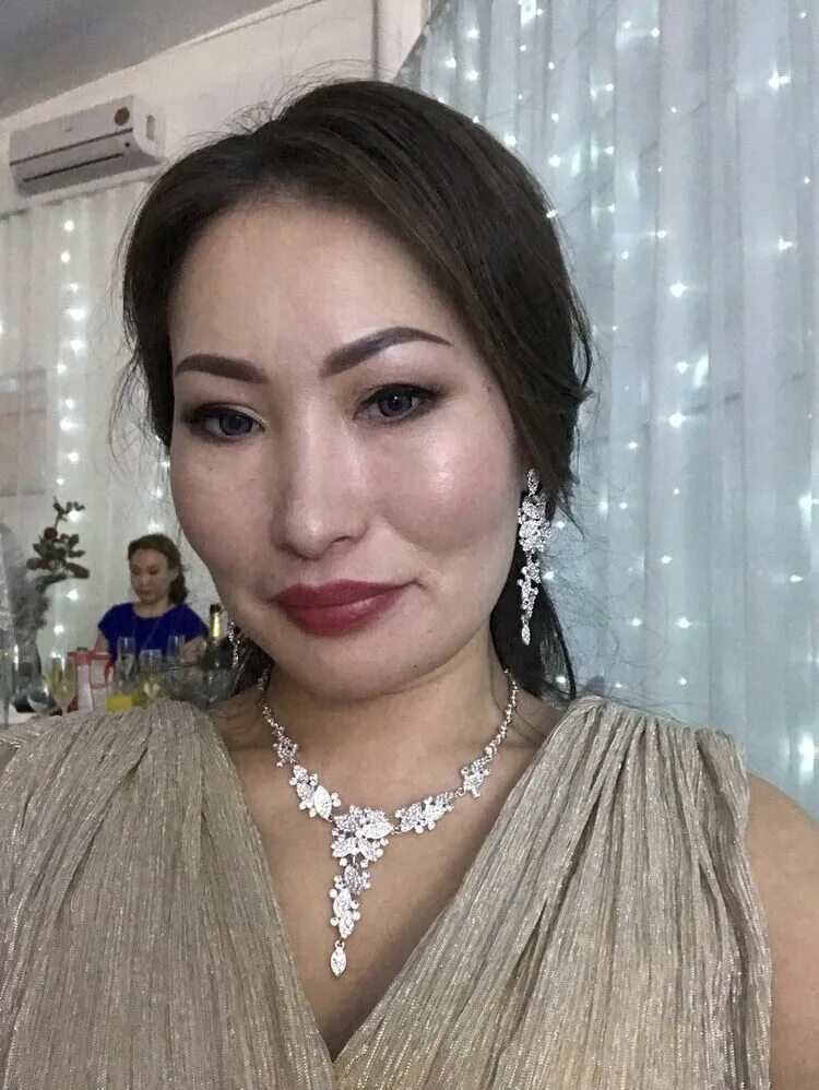 Познакомиться с якутской девушкой. Познакомиться с девушкой из якутии в москве. Девушки якутии. Антонова ангелина якутск. Женщины якутска.