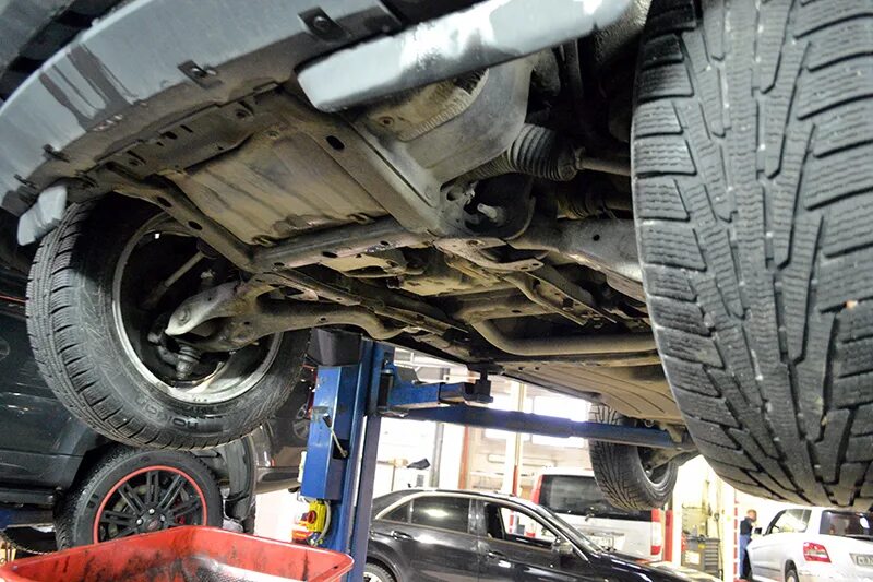 Замена масла discovery. Заливная пробка акпп дискавери 3. Land rover защита акпп discovery 3 v84,4. Масло в акпп дискавери 3 2. Замена масла discovery.