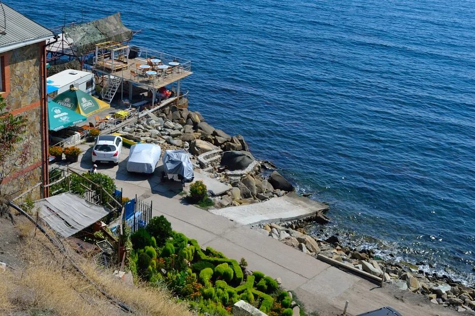 Эллинг рыбацкий поселок. Рыбачий стан Алушта Семидворье. Алушта рыбацкий поселок. Рыбацкий стан Алушта. Алушта эллинги волна.