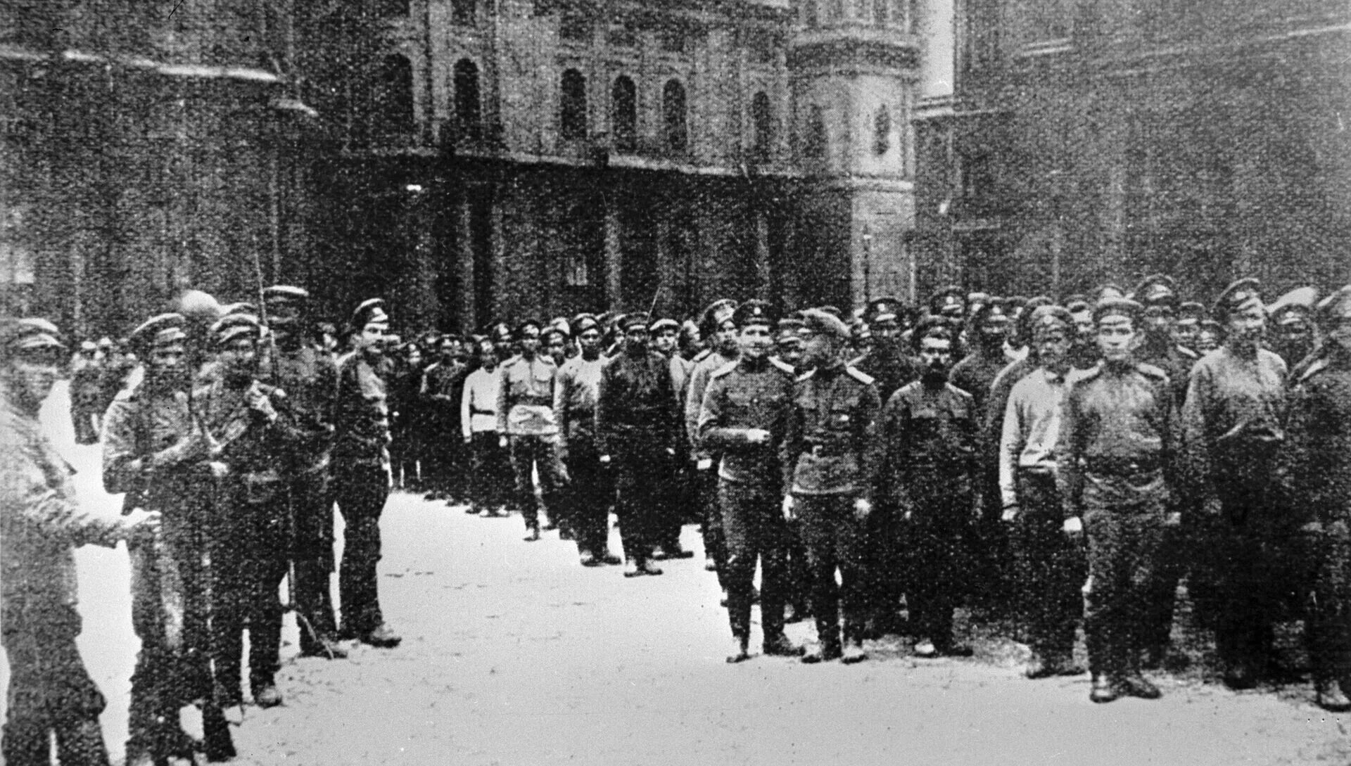 Великая российская революция октябрь 1917. Октябрьская революция в россии 1917. 1917 год великая российская революция рассказ. 1917 г. Ленин октябрьская революция 1917.