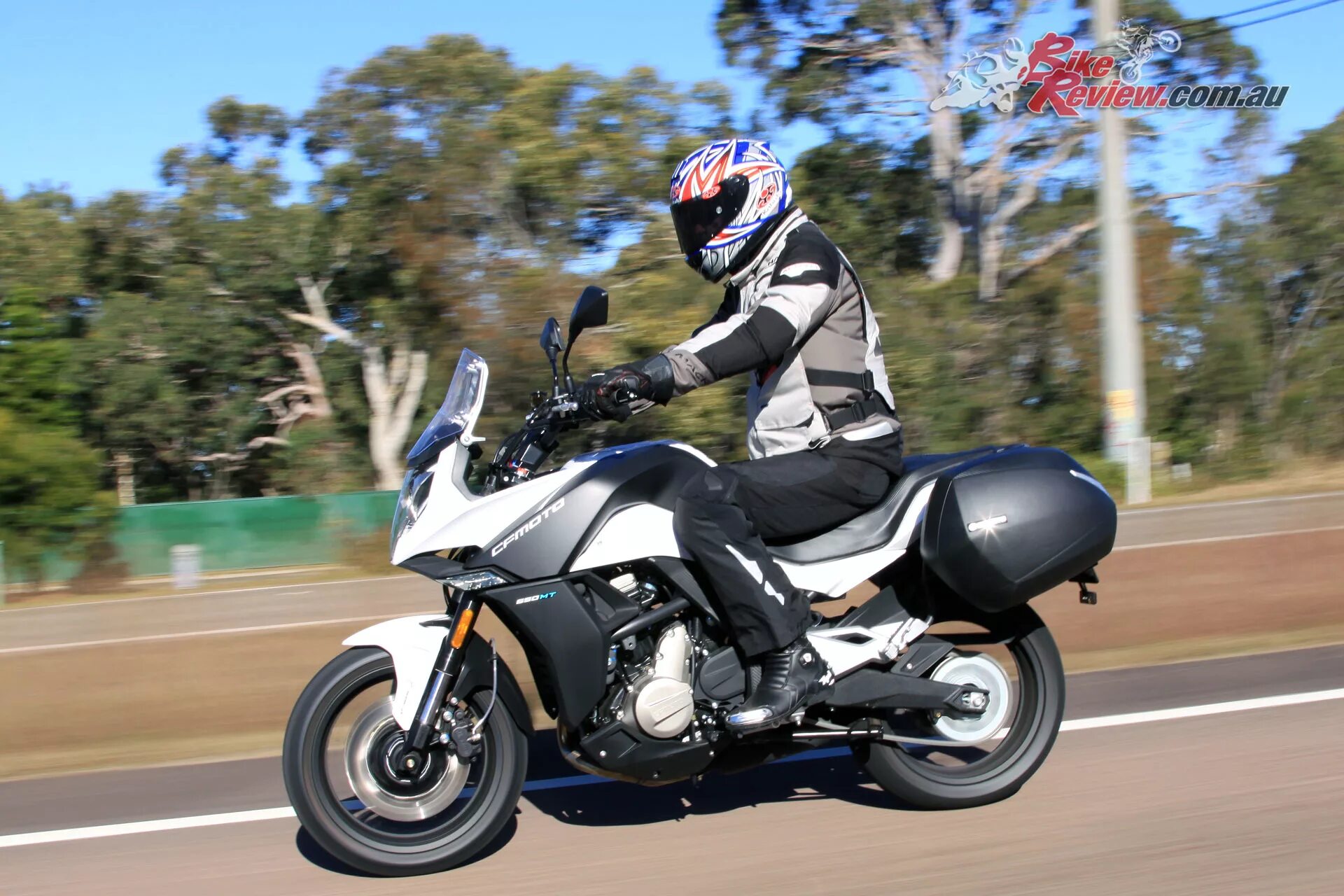 Cf moto 650 mt. Мотоцикл cf moto 650. Mt 650. Сф мото 650 мт. Мотоцикл cf moto 650.