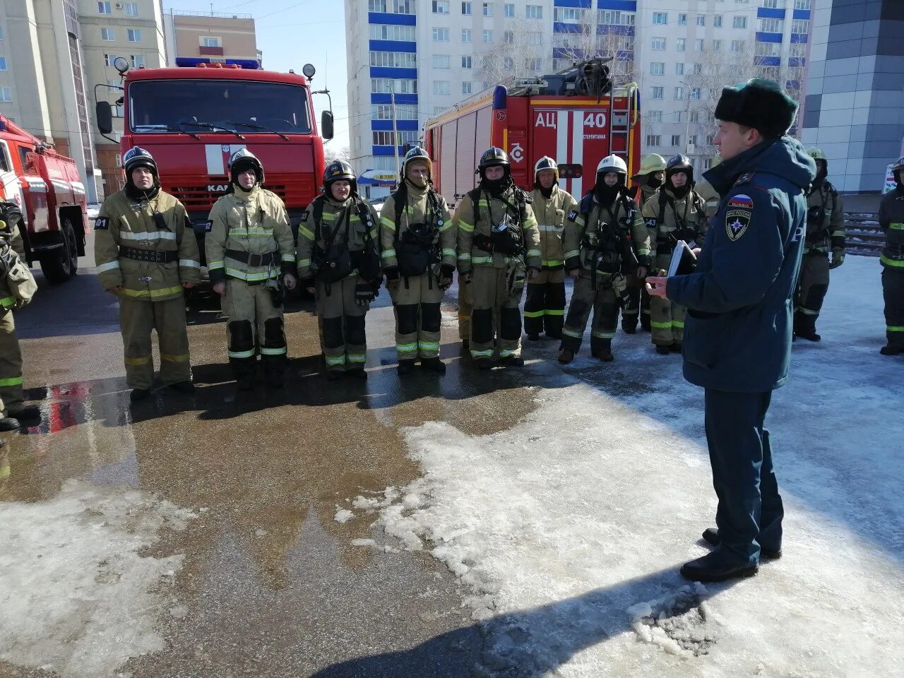 Стерлитамак новости дня. Учения в Стерлитамаке. Пожарные России. Пожарка Стерлитамак. Вольнонаемные пожарные в Стерлитамаке.