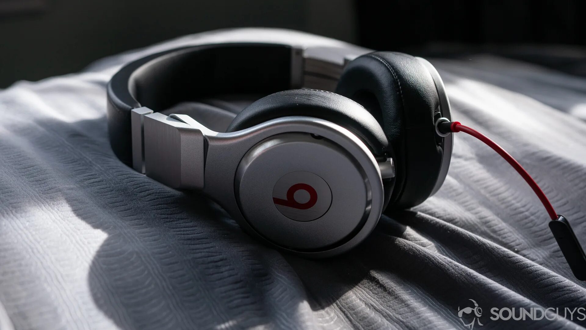 Beats pro обзоры. Beats powerbeats pro. Наушники beats solo pro бежевый. Dr dre наушники. Наушники beats by dr dre.