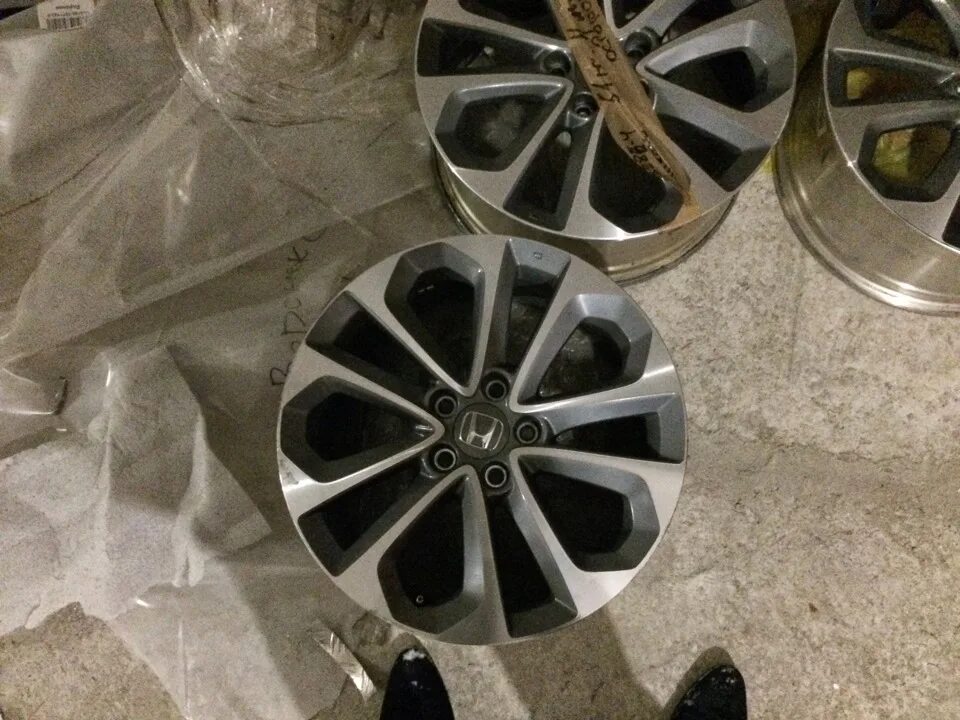 Оригинальные диски аккорд. Honda accord 8 диски r18. Оригинальные диски хонда аккорд 8 r17. Оригинальные диски аккорд. Диски хонда аккорд 8 r18.