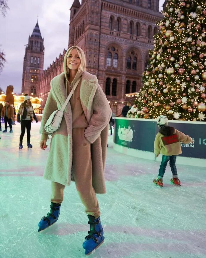 Стильный образ для катка. Одежда для катка. Одежда для катка. Красивая одежда для катка. Детская фотосессия на катке.