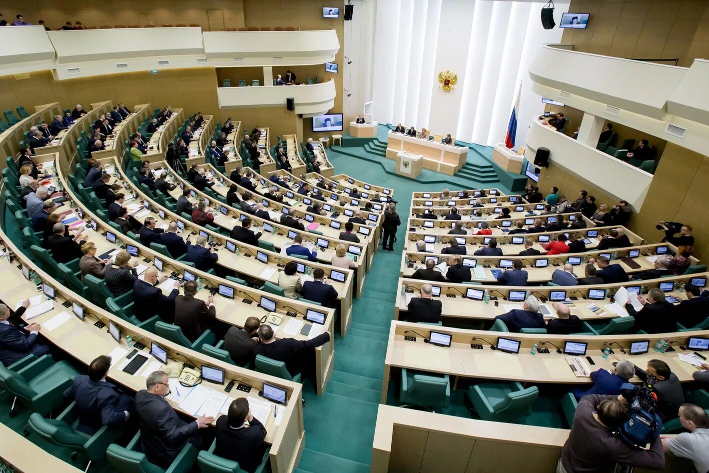 Сенаторы совета Федерации. Совет Федерации 2000. Палаты парламента. The state of the federal assembly