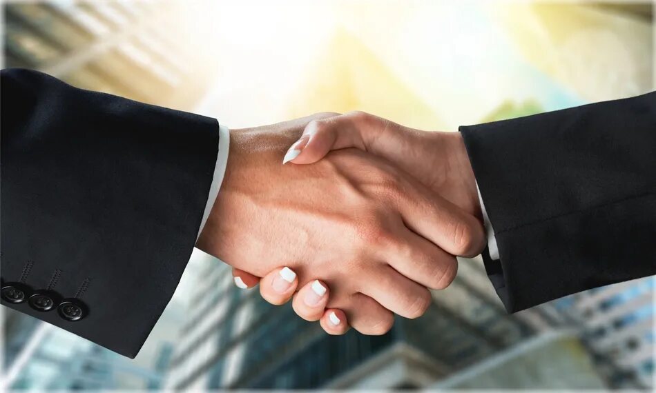 бизнес финансы. телефон сотрудничество. деловое общение. заключение сделки. жмут руки.