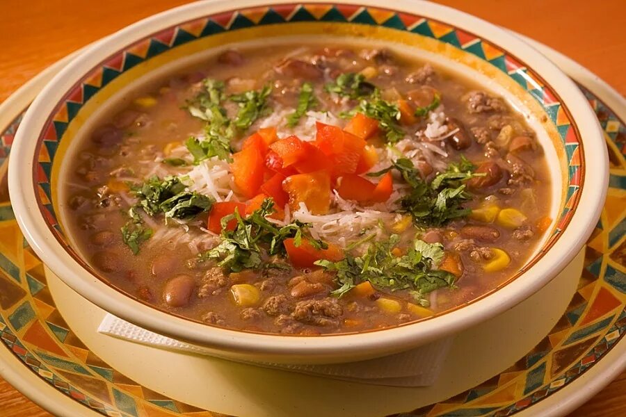 Супы рецепты с фото простые. Мясной суп. Супчик с мясом. Суп с тушенкой и рисом. Чечевичный суп с тушенкой.