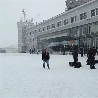 Uus аэропорт. Южно-сахалинск аэропорт зима. аэропорт южно-сахалинск зимой. uus южно сахалинск.