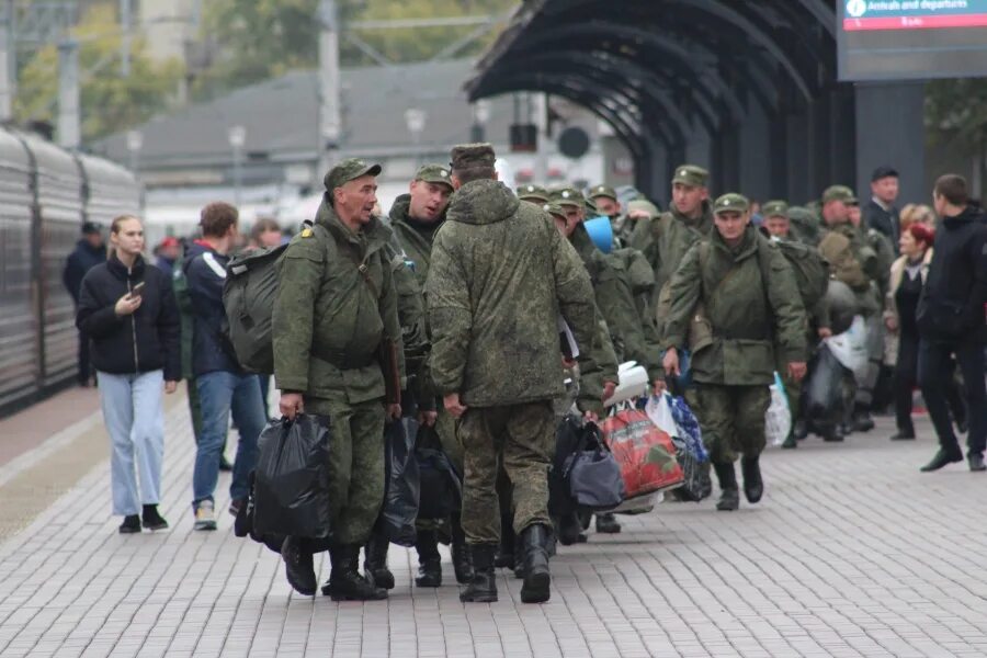 Мобилизованные военнослужащие. Мобилизованные вернуться домой в 2024 году. Мобилизованные вернуться домой в 2024 году. Мобилизация картинки. Мобилизованные вернуться домой в 2024 году.