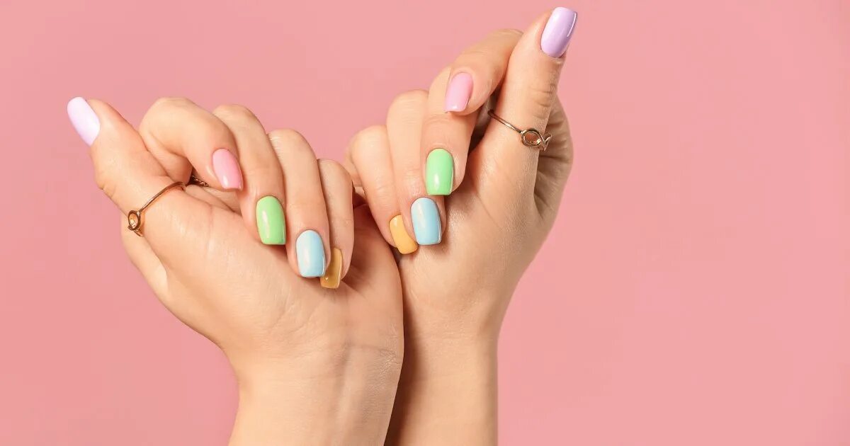 90 Everyday Nail Art Ideas 2019 in our App. Daily ideas of manicure and nail des