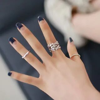 Кольцо на мизинце серебро