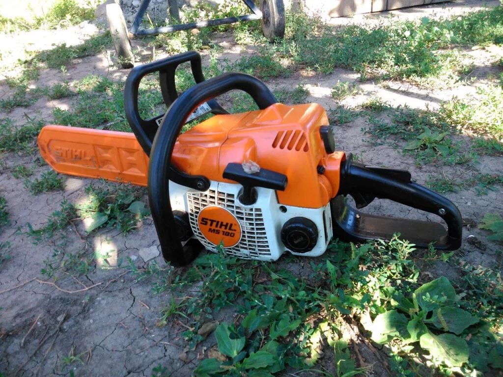 Штиль 180 фото. Бензопила штиль 180. Stihl MS 180-15. Штиль 180 16 дюймов. Бензиновая пила Stihl MS 180-14.