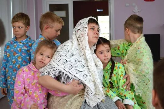 Детский дом в новосибирске. Интернат для детей. Куйбышев дом малютки. Дети в детском доме новосибирск. Дети в детском доме новосибирск.