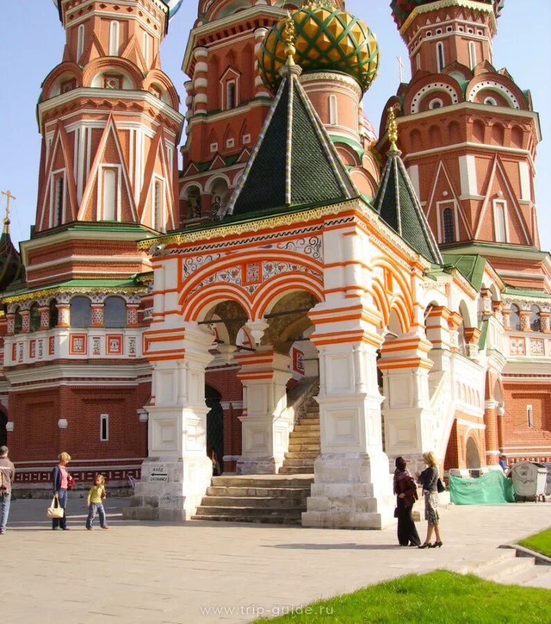 Какое сооружение является архитектуры многих российских городов