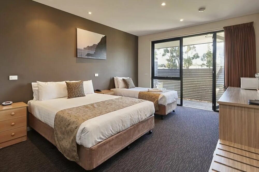 гостиничный номер с джакузи. мистер жулебин гостиница. мистер жулебин джакузи. отель австралия 108. номер с большой площадью.