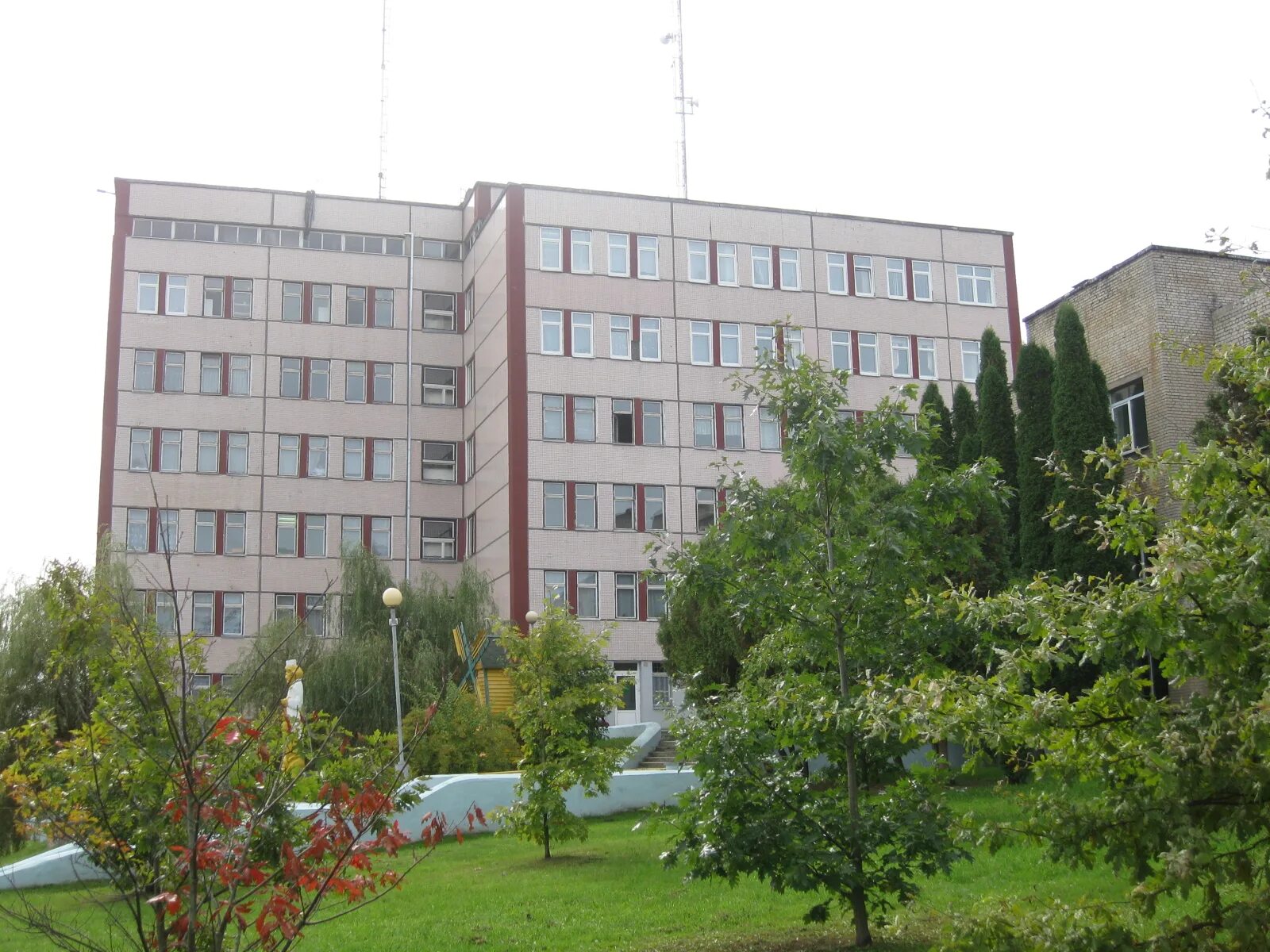 Мядель больница. Белыничская районная больница фотографии. Г. Мядель центральная больница врачи. Мядель больница.