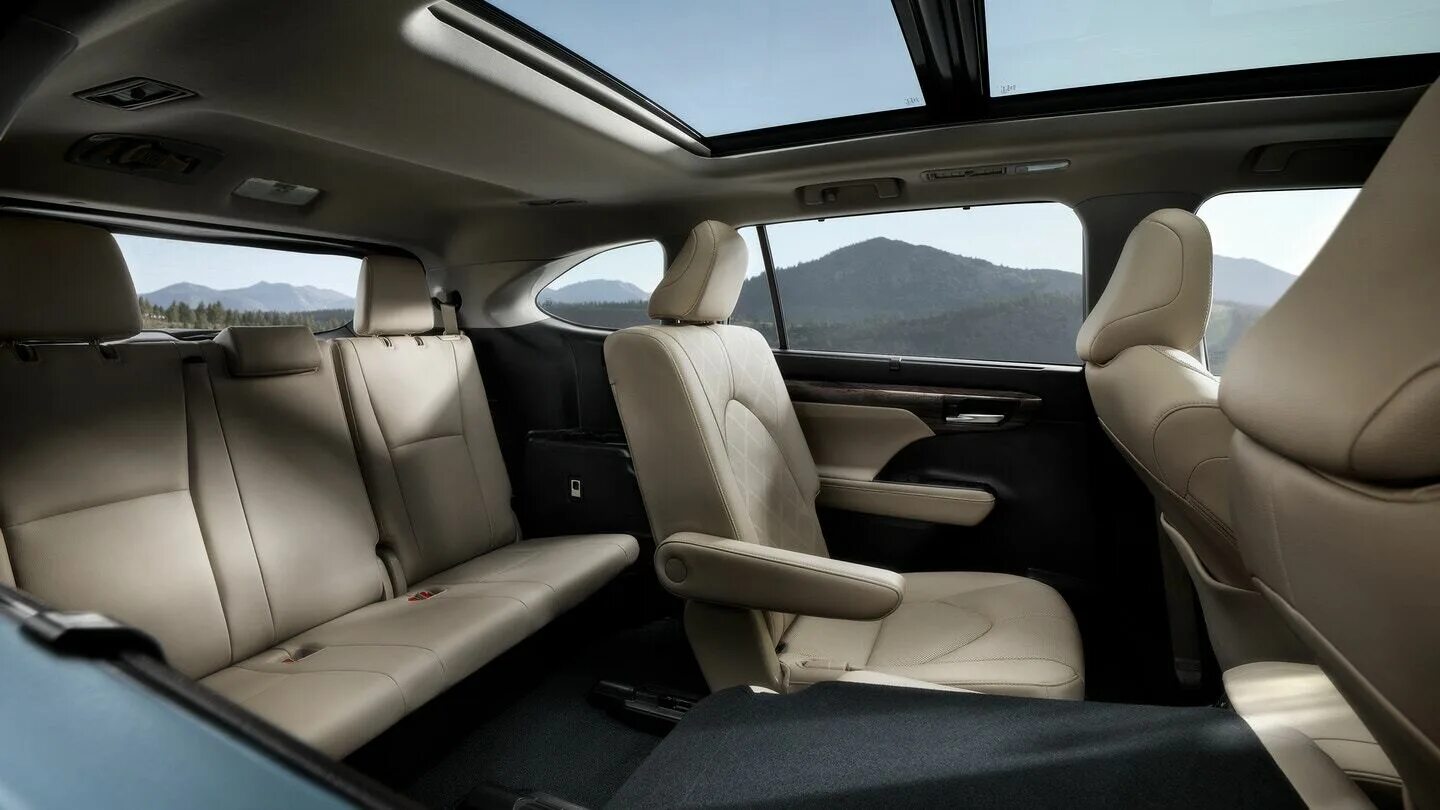 Тойота хайлендер 7 мест. Toyota highlander 2022 interior. Toyota highlander hybrid 2008. Toyota highlander 2021 багажник. Тойота хайлендер 2014 салон.