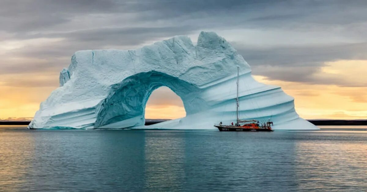 Ледяной каньон Гренландия. Скорсби Фьорд. Ледяная арка в Гренландии. Айсберги Гренландии. Экспедиция исландия