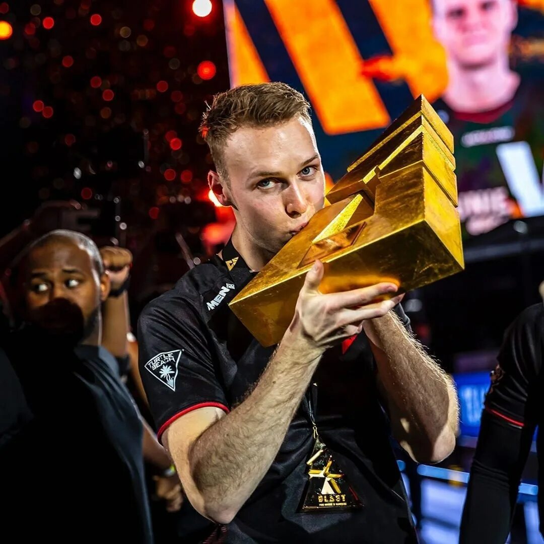 Кто выиграл в играх будущего