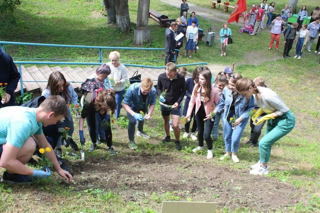 Вперед октябрьский пермский край. Чухломская средняя школа. Газета вперёд Чухлома.