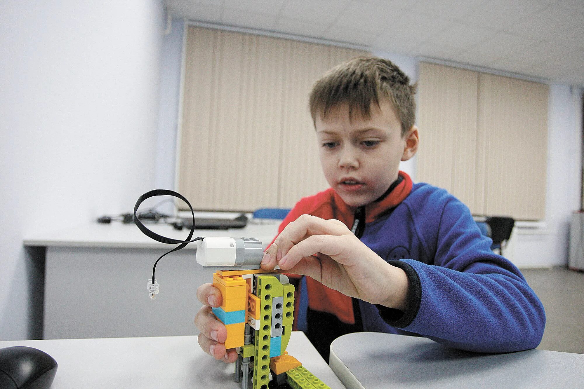 Медицинский робот нпо андроидная техника. Робот-рисовальщик. Роботы и робототехника. Форум робототехники. Форум робототехники.