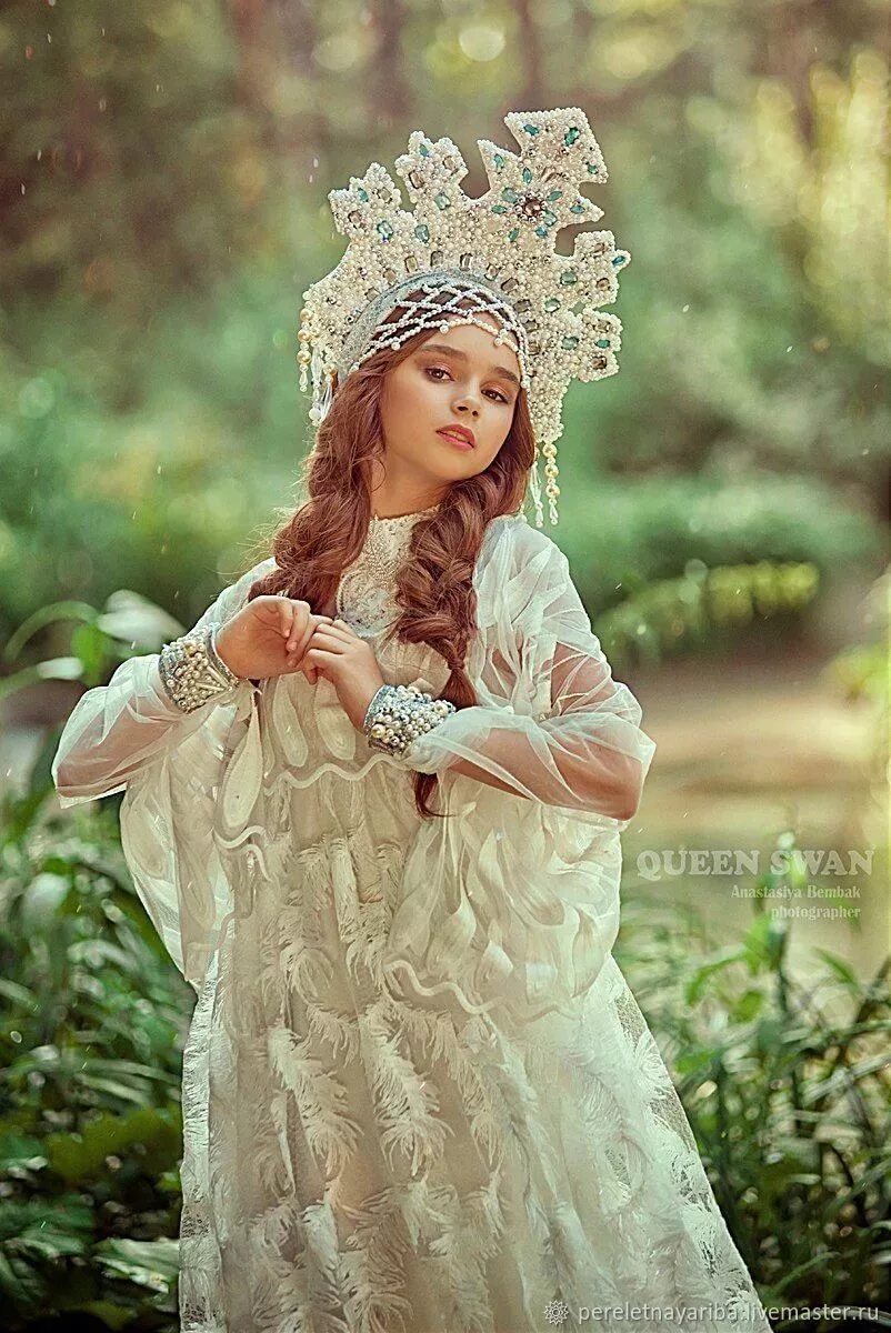 Царевны настоящий талант. Царевна настоящий. Темрюковна жена ивана грозного. Царевны 2018 варя кадры. Царевна настоящий.