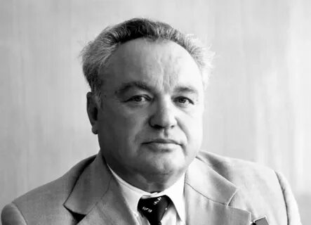Академик г
