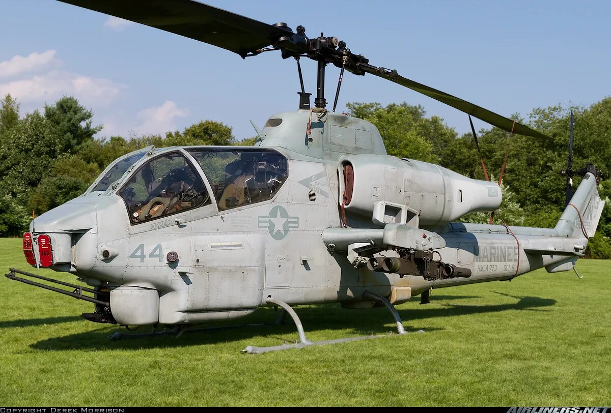 Ah-1w super Cobra. Вертолет Ah-1w "супер Кобра". Ah-1 super Cobra.