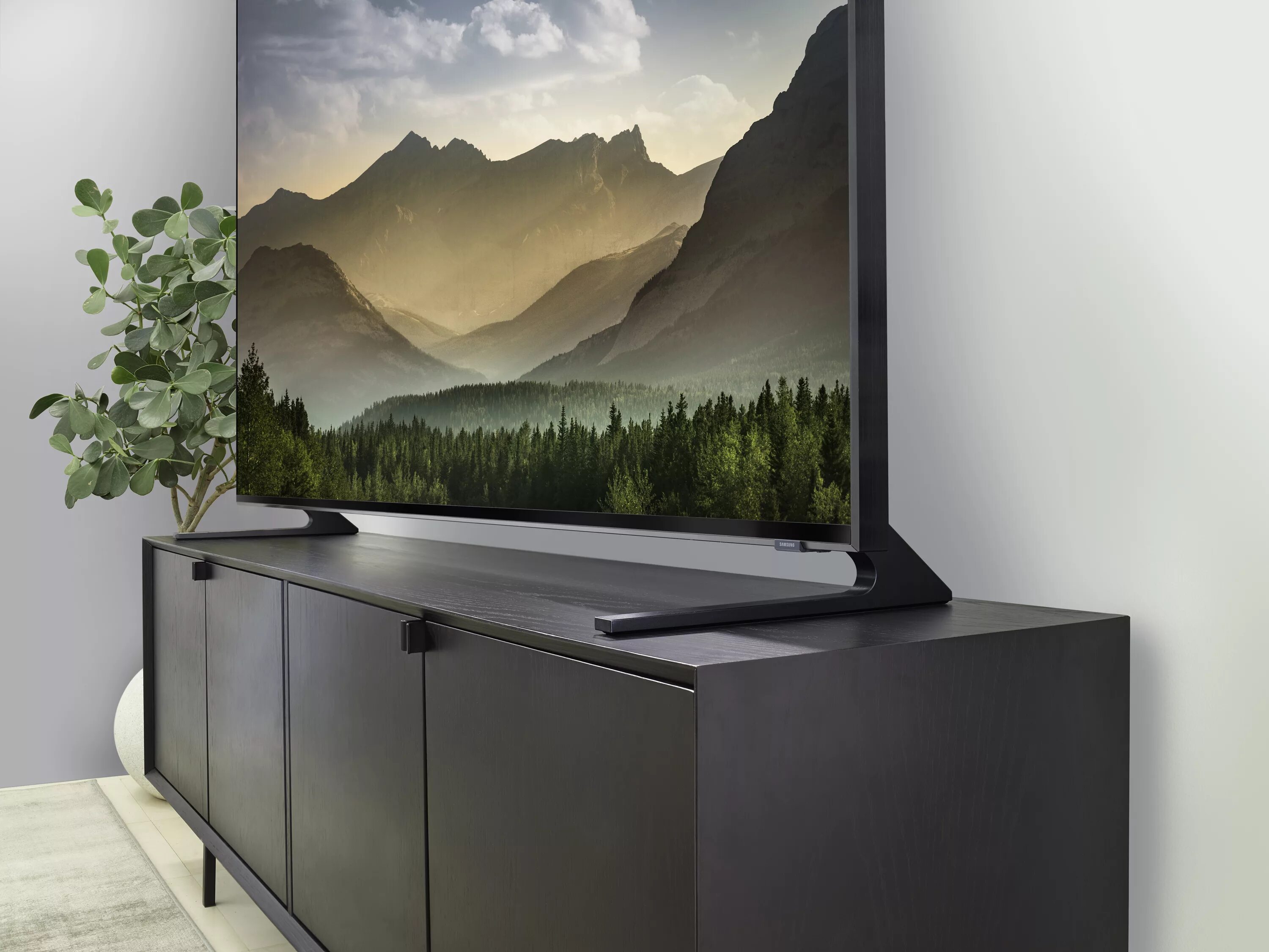 Телевизоры нового поколения. Телевизор самсунг QLED 8к. Samsung QLED 75.