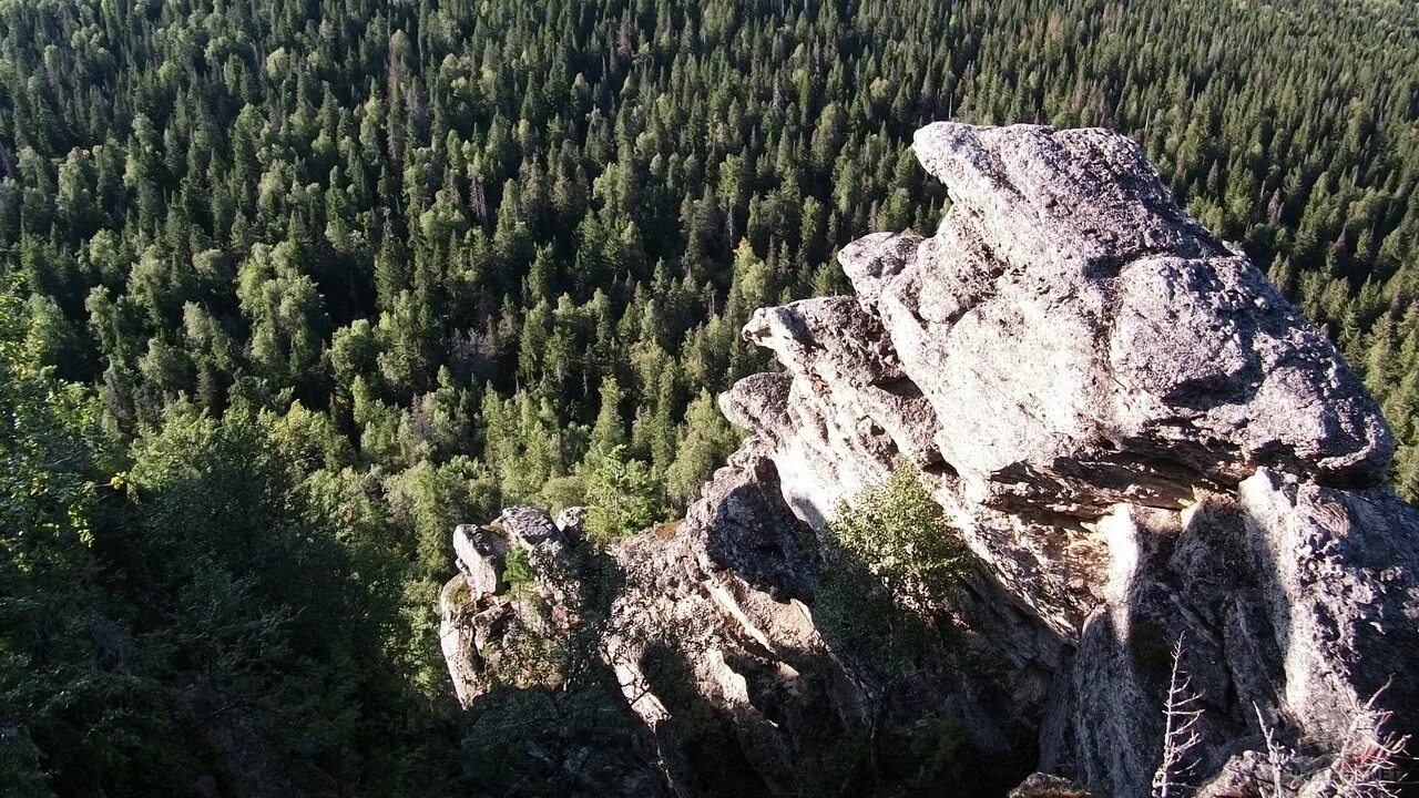 Полюд гора Красновишерск. Гора Полюд Пермский край. Камень Полюд Пермский край. Гора Полюдов камень Пермский край.