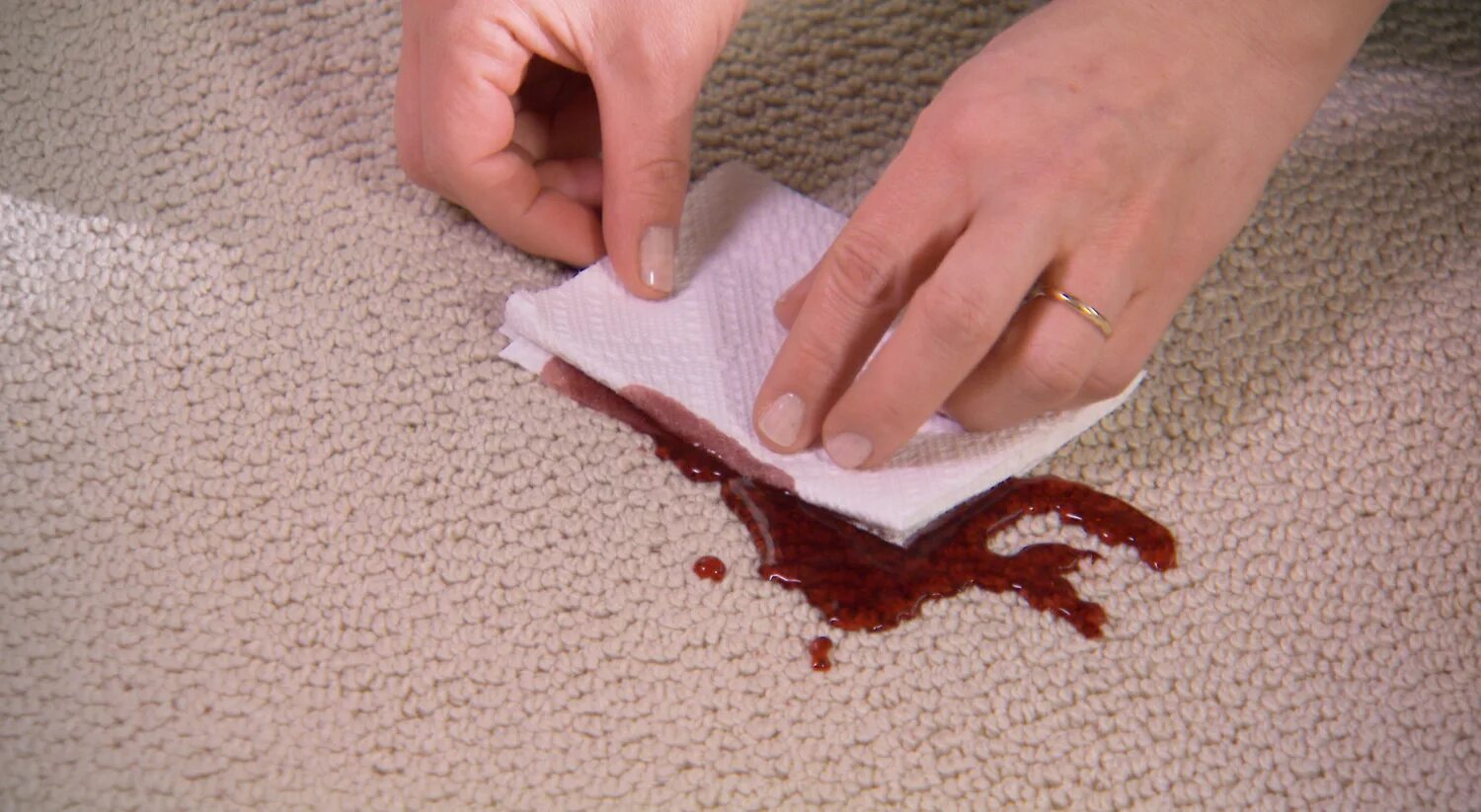 Чем отмыть кровь в домашних условиях