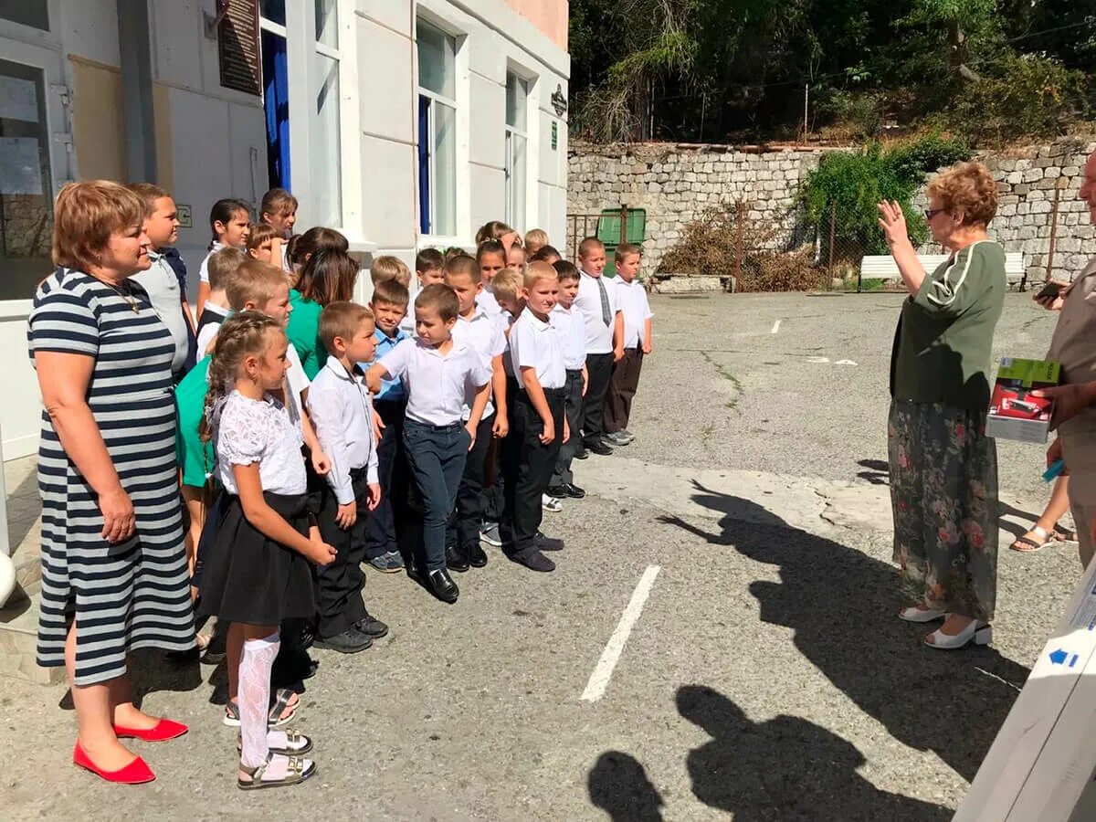Рыбацкая в алупке. Алупка последние новости. Алупка люди. 11 сентября алупка праздник. Алупка сегодня новости.