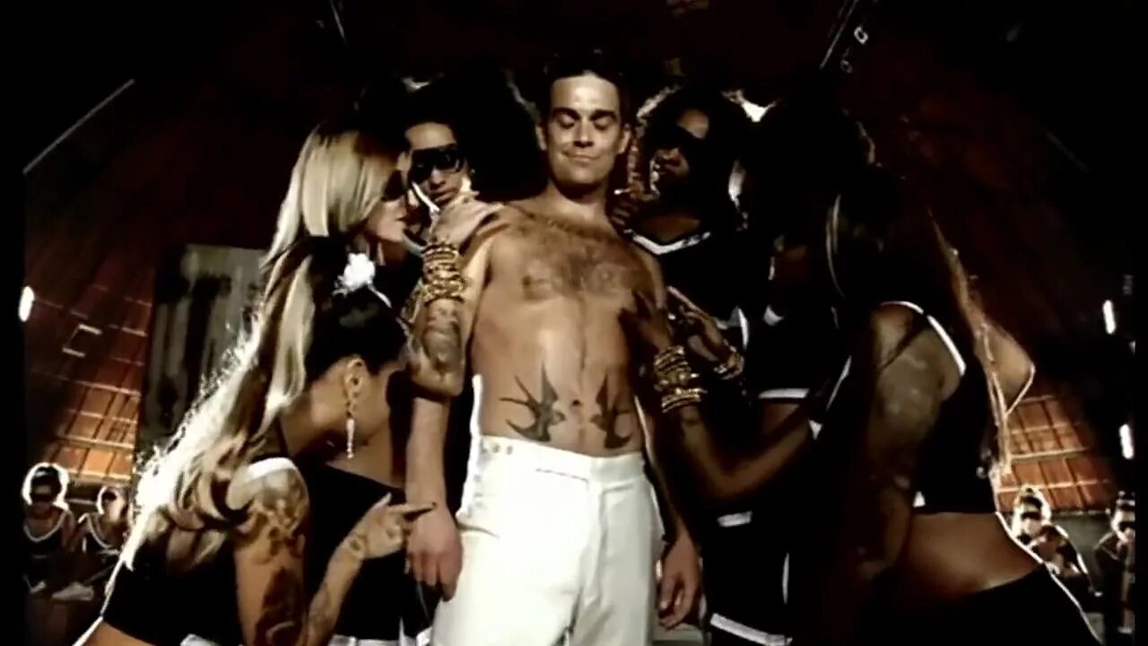 Клип робби уильямса где. Robbie williams 1988. williams robbie &quot;radio&quot;. radio робби уильямс. робби уильямс клипы.