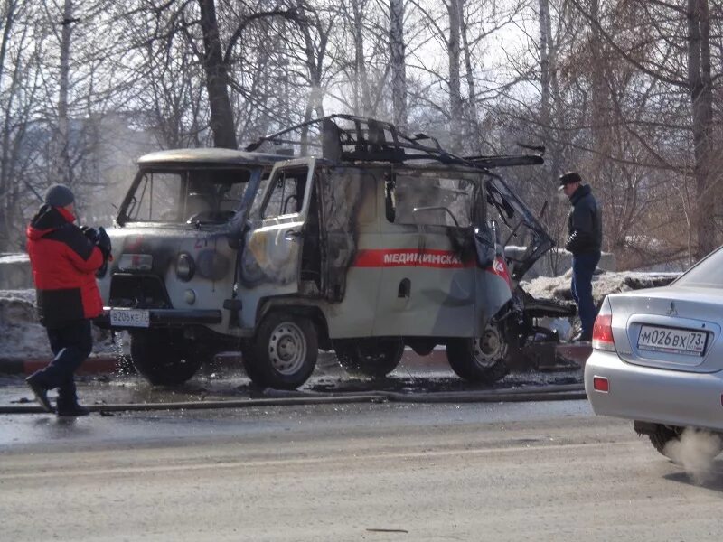 Скорая маньяка сгорела. В автомобиле взорвался газовый баллон. Сгоревшая скорая