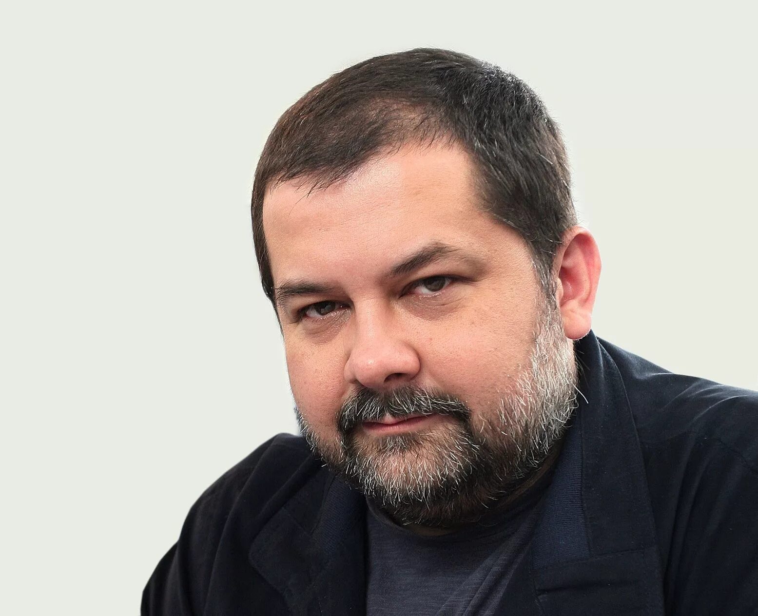 Лаборатория лукьяненко. Лукьяненко писатель фантаст.