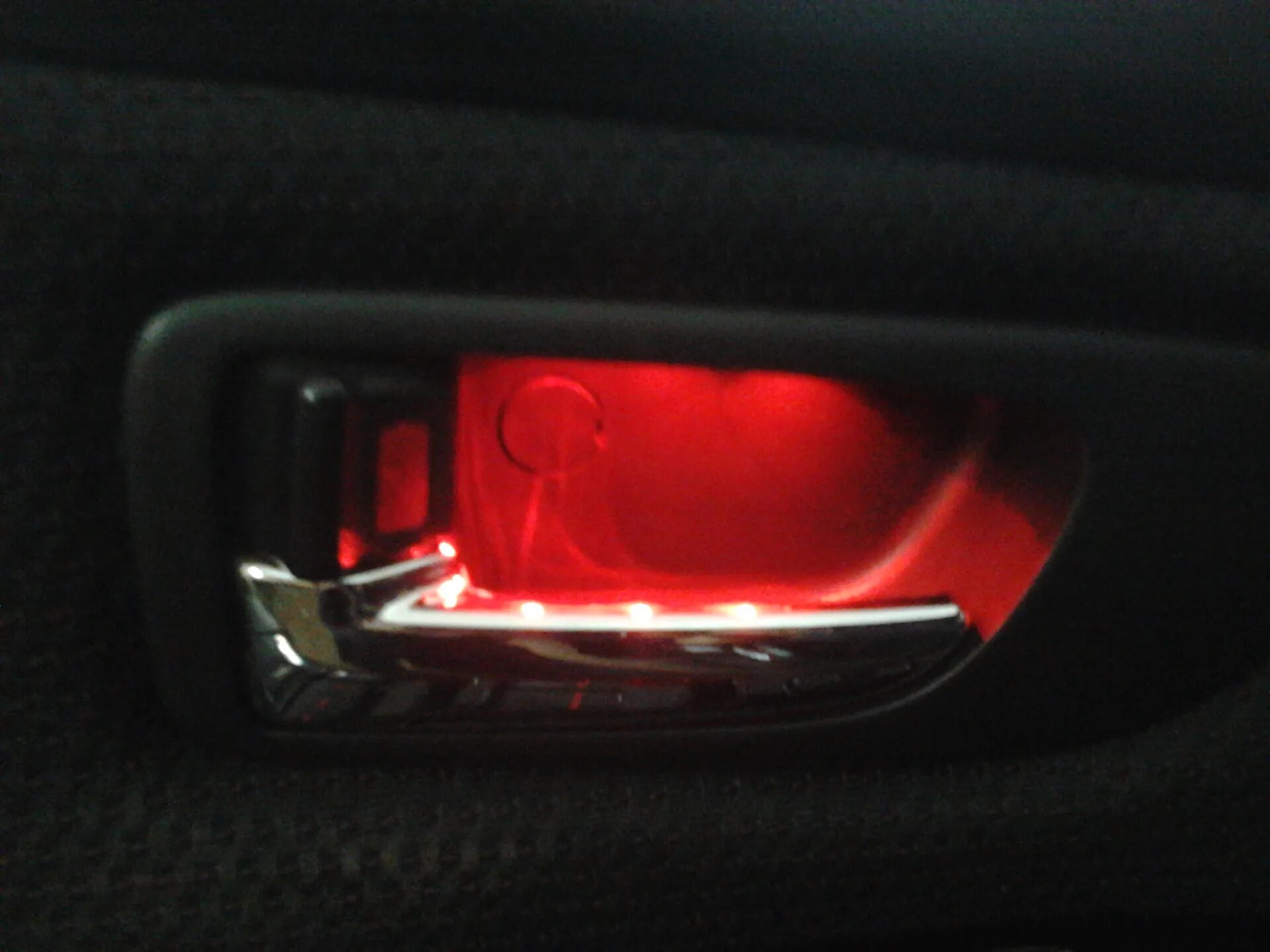 Подсветка внутренних ручек. F34 bmw подсветка ручек салона. Infiniti g25 подсветка ручек. Лексус 330 подсветка дверных ручек. Подсветка дверных ручек мазда сх7.