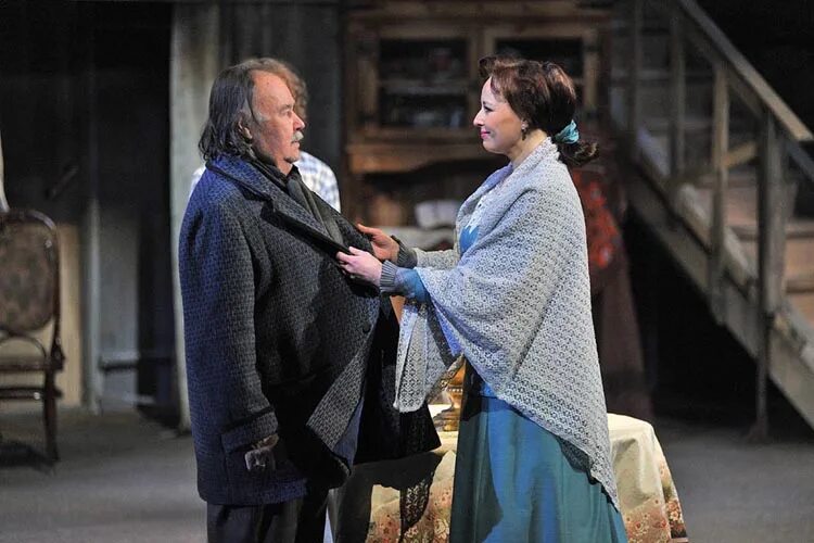 Алена бабенко современник. Влюбленная пожилая пара. Поздняя любовь спектакль крымов. Ночи в роданте (2008). Вайнона райдер осень в нью-йорке.