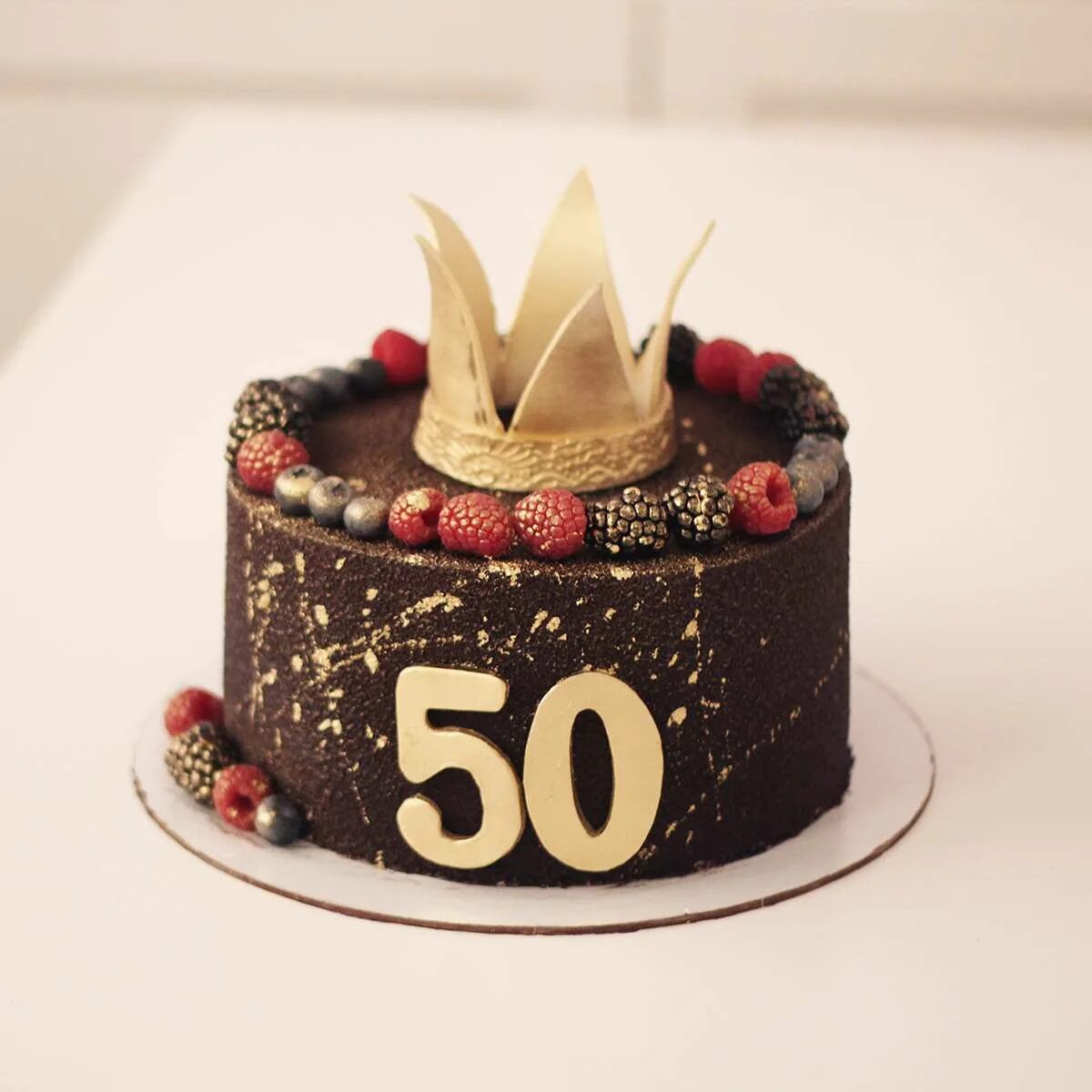 Украсить торт на 50 лет мужчине. Торт. Торт на юбилей 50 лет мужчине. Юбилейный торт. Торт на юбилей 50 лет мужчине.