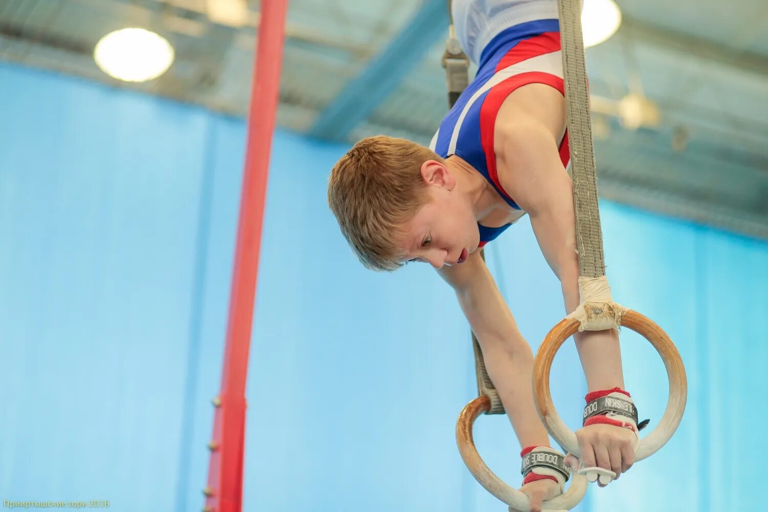 Спортивные мальчики 8 лет. Спорт гимнастика. Спортивная гимнастика юноши. Гимнастика для мальчиков. Мальчик гимнаст.