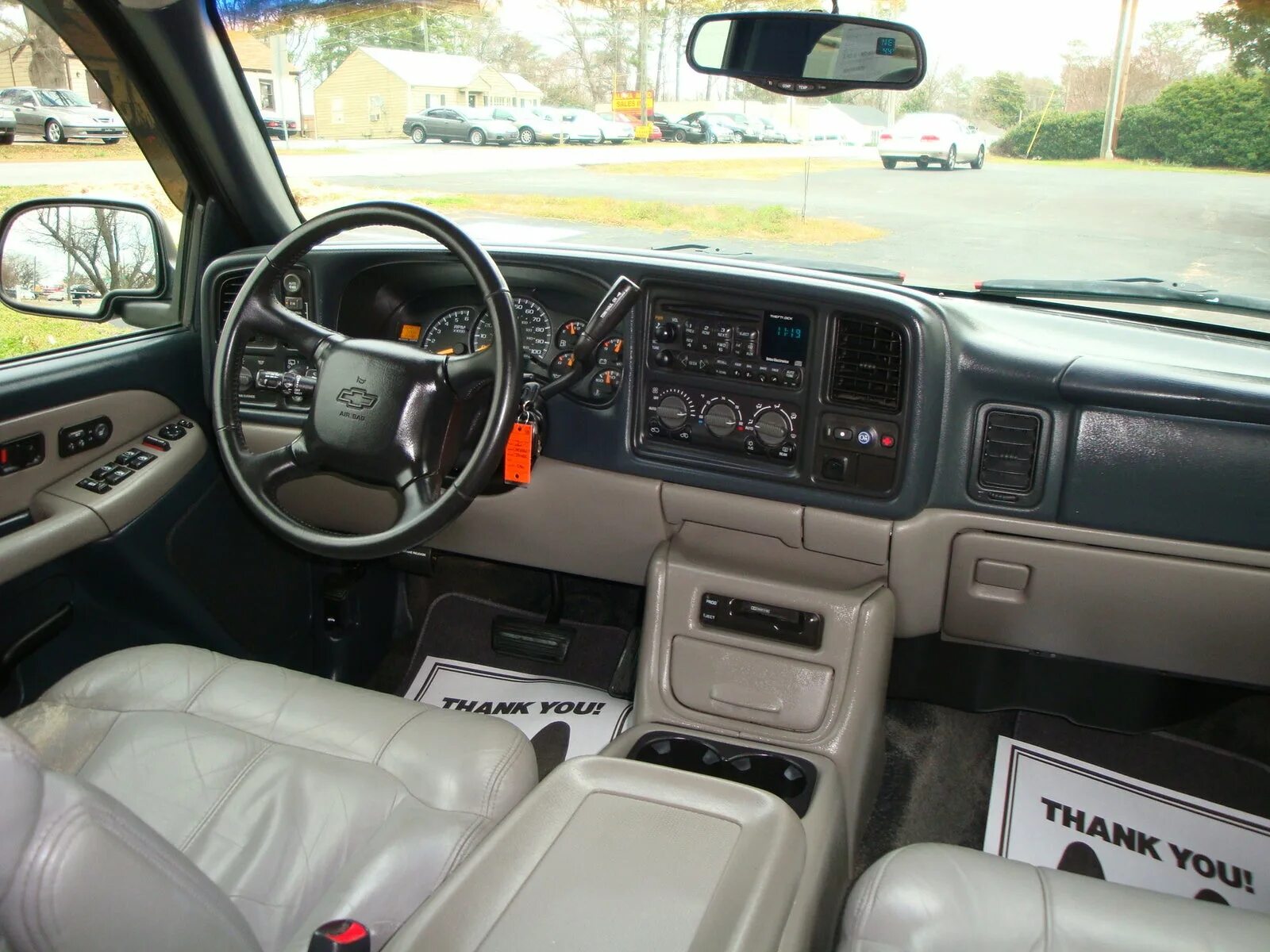 Defender gmc 400. Chevrolet Tahoe 400 салон. Chevrolet Tahoe 1995 салон. Chevrolet Tahoe gmt400 салон. Chevrolet Tahoe 2000 Interior.