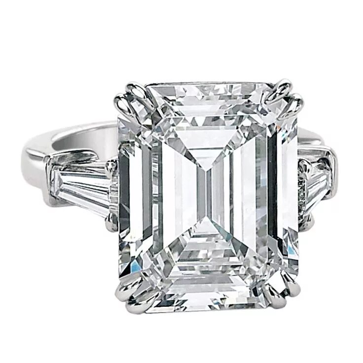 Emerald cut diamond. Изумруд огранка ашер. Изумрудная огранка бриллианта. Кольцо с бриллиантом огранки изумруд. Бриллиантами emerald cut.