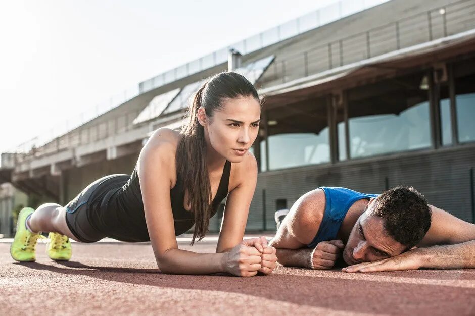 Спортивные люди. Заниматься спортом. Спортивные упражнения.